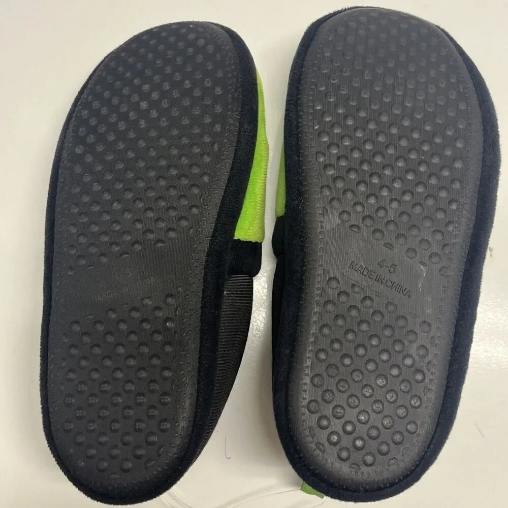 Boys Minecraft Creeper License Slippers Easy On/Off Slip-On Style Size 4/5 NWOT